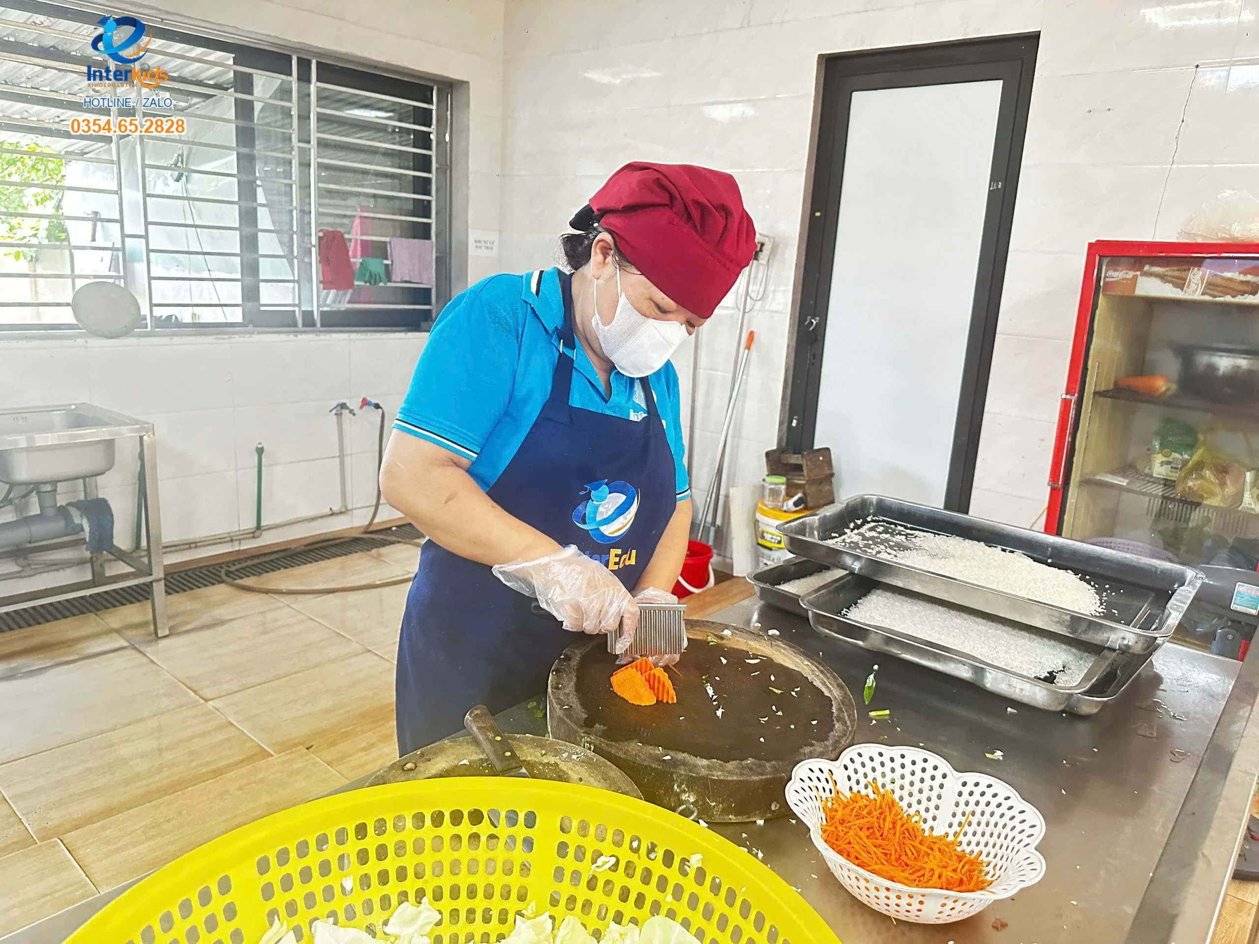 Khu Sơ Chế Bếp Ăn 1 Chiều Sạch Sẽ